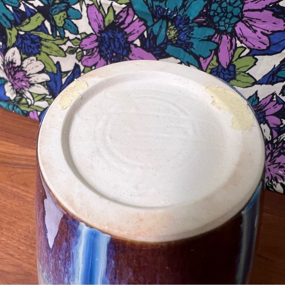 SOLD Bill Campbell Signed Art Pottery Drip Glaze Vase 12.5” Scalloped Rim - Picture 4 of 8